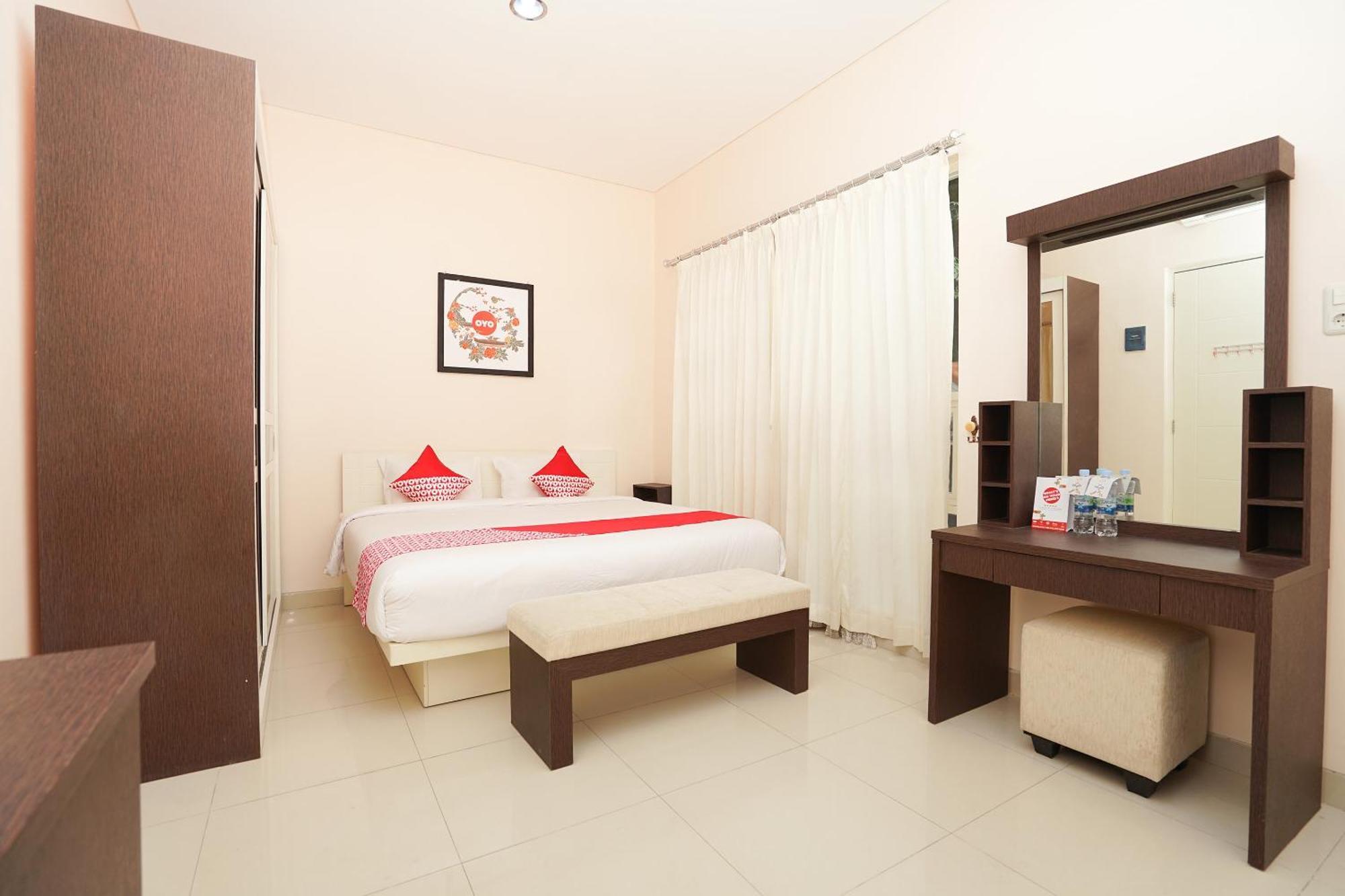 Oyo 782 Menjangan Residence At Citraland 1 Surabaya Luaran gambar