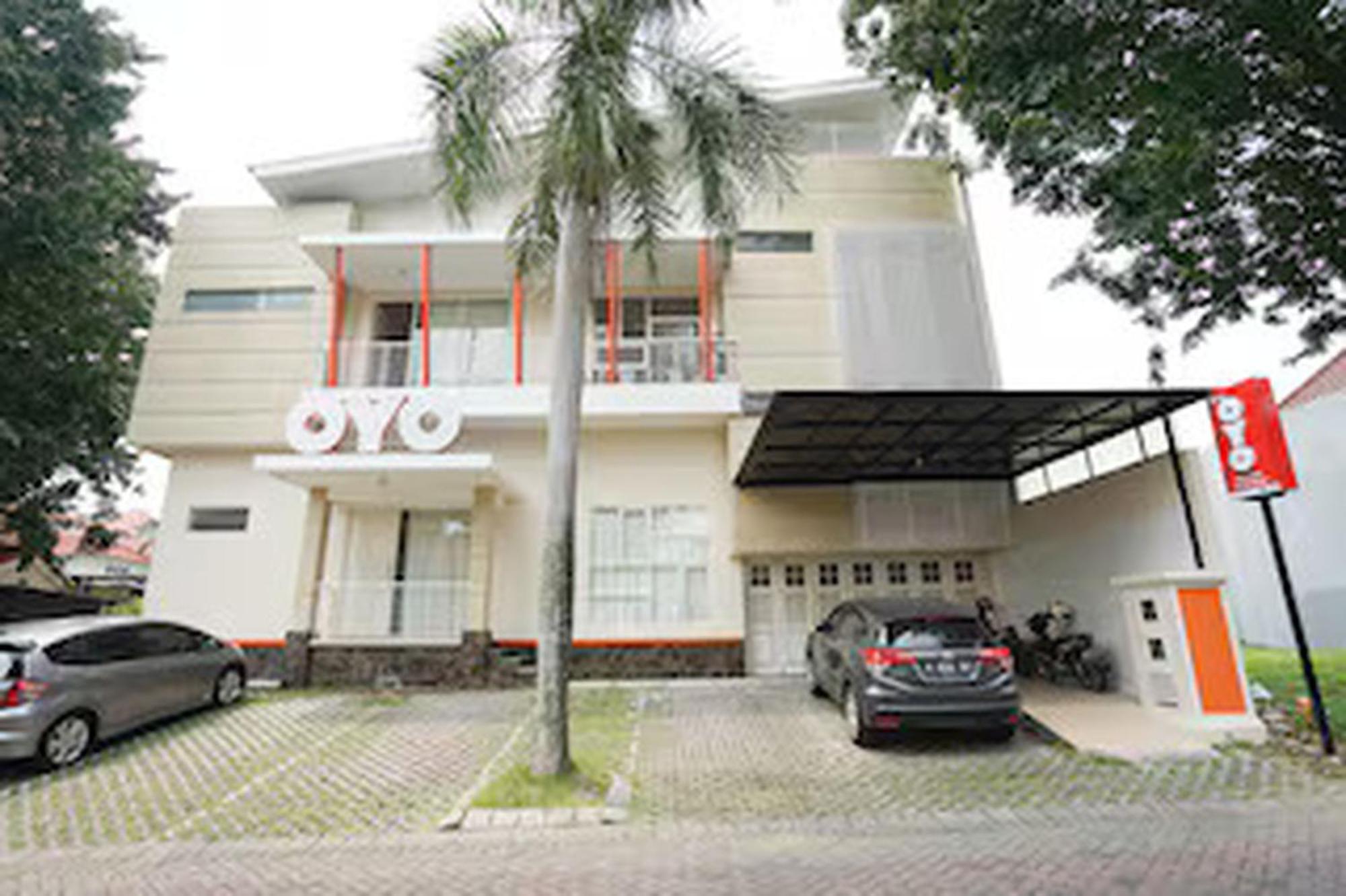 Oyo 782 Menjangan Residence At Citraland 1 Surabaya Luaran gambar